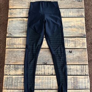 Onzie Black Leggings
